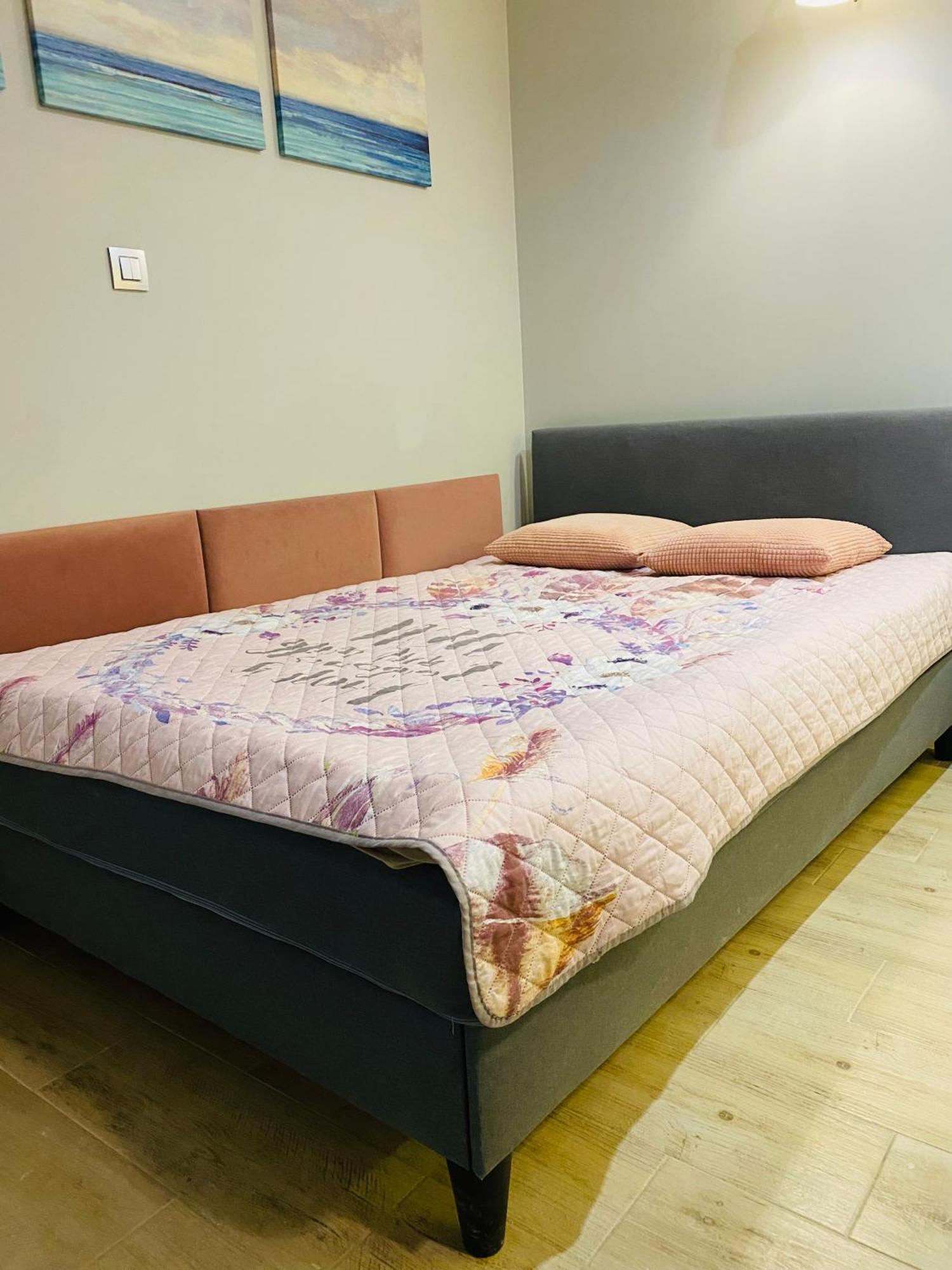 Apartament Pink Klifowa レバル エクステリア 写真